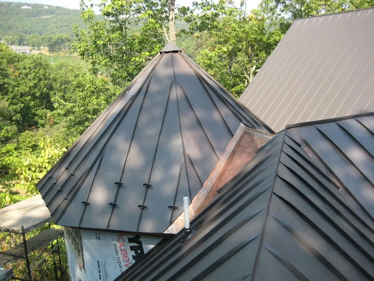 Professional Gutter Cleaning by Craftsman Roofing in Mountaingate North